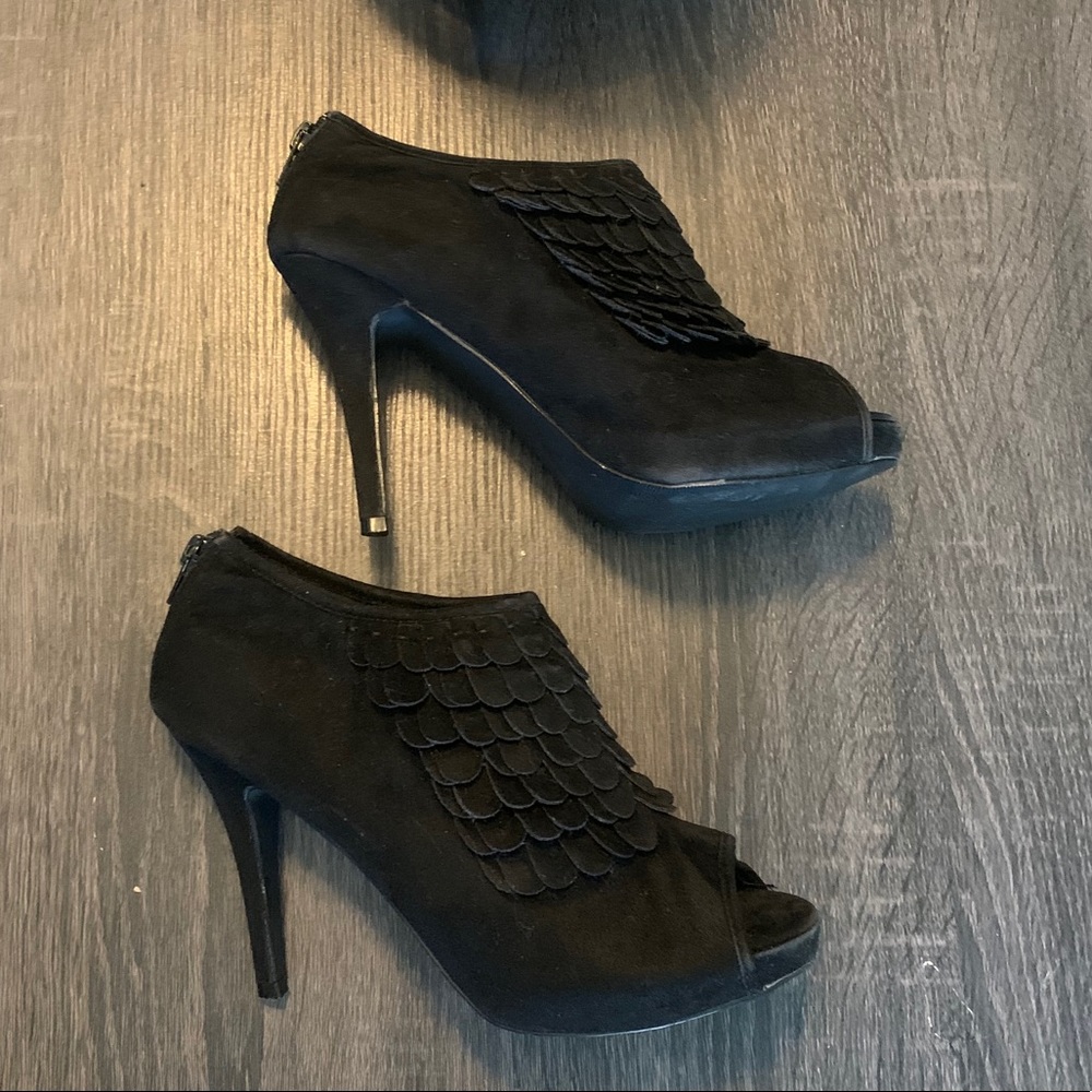 FAHRENHEIT Black Suede Ruffled Zip Heels Booties
